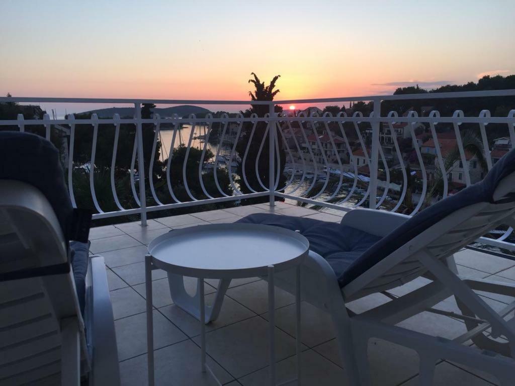 Appartement In 70m From The Sea Maslinica