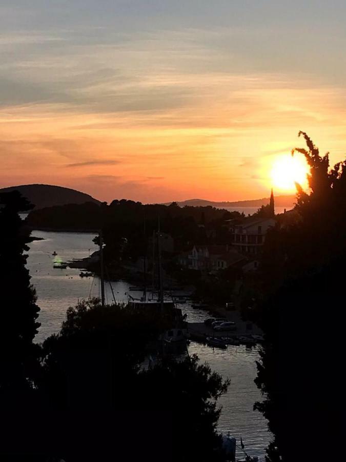 Appartement In 70m From The Sea Maslinica